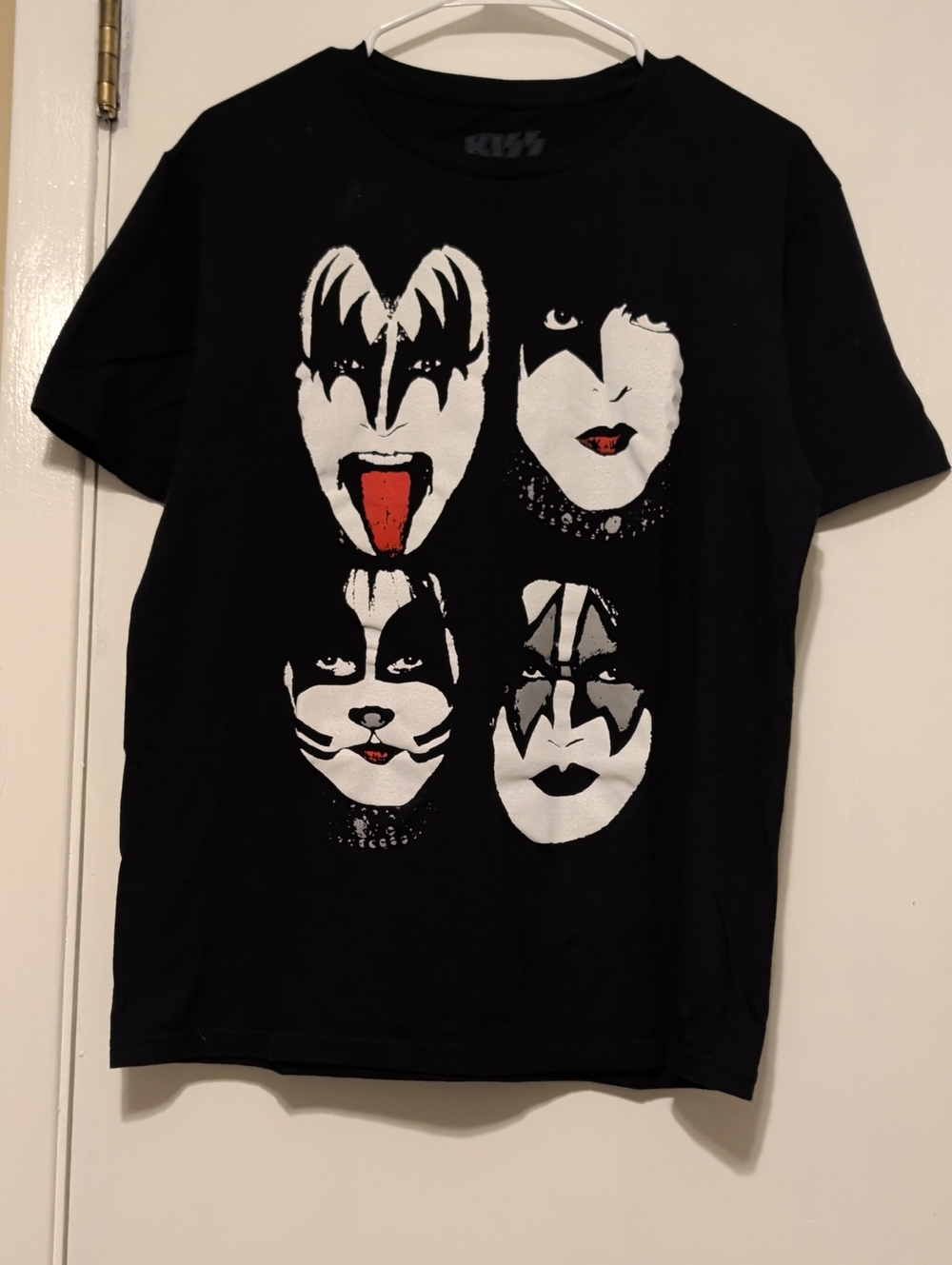 Kiss Black T-Shirt with White and Red Face Print